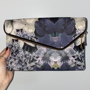 Never worn Henri Bendel clutch